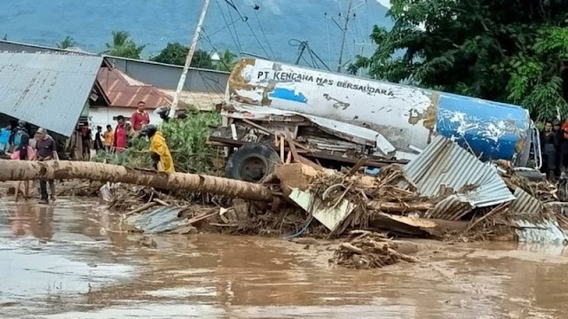 Banjir Bandang NTT 68 Korban Meninggal Ditemukan