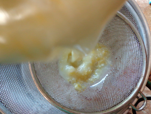 Lemon ice cream by Laka kuharica: Pour the mixture through a strainer