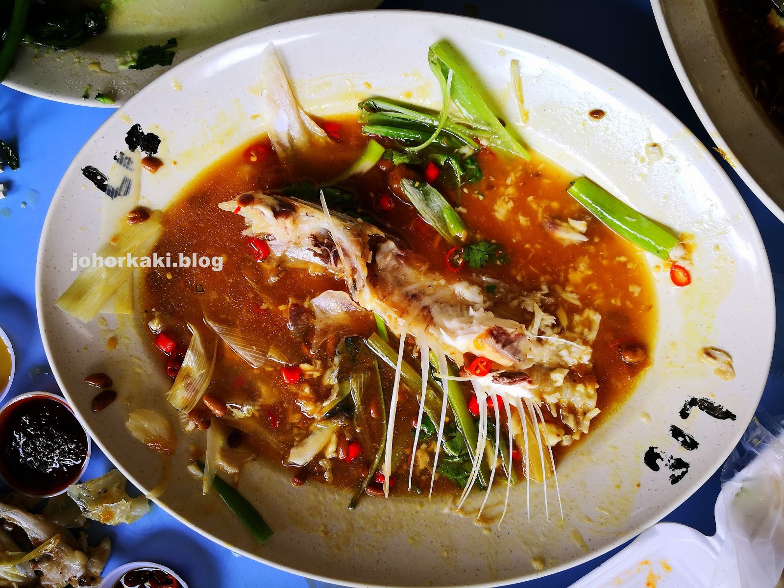 Singapore Song Fish Head Pioneer. Seng Kee 119. Chinatown Complex Food