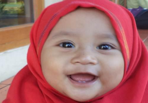 33 Muslimah  Bayi  Perempuan Lucu Berjilbab