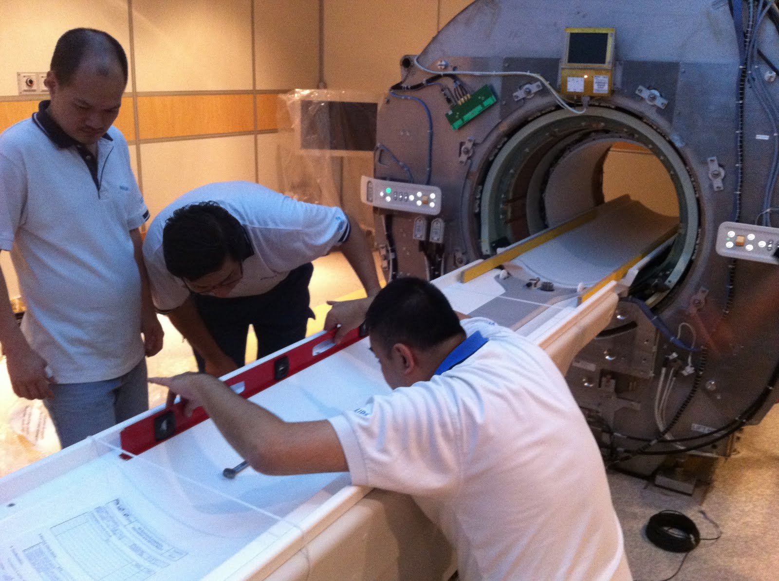 Pengalaman & Pandangan: MRI 3T: Hari Ke-10 - Testing RF Cabin (2) dan ...