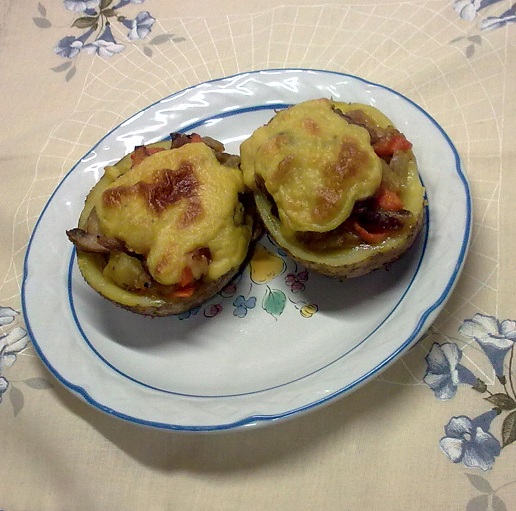 Patatas Rellenas y Gratinadas con Bechamel.