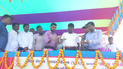 डुमरिया में आपके प्रशासन आपके द्वार मेगा शिविर, anj news media, Dumaria mega camp