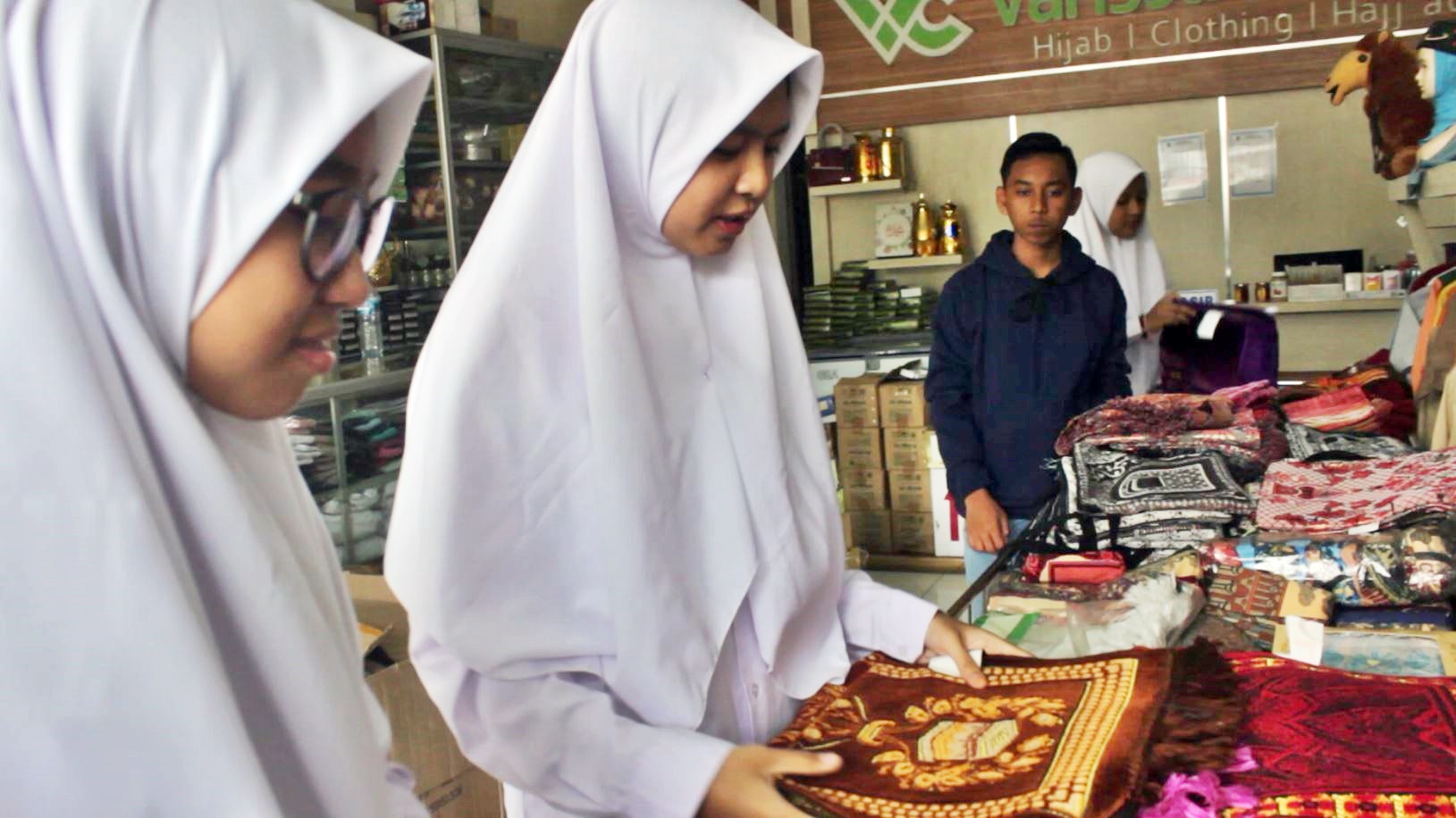 Pengertian Teks Negosiasi - Contoh, Tujuan, Jenis-jenis ~ irfaniqbs