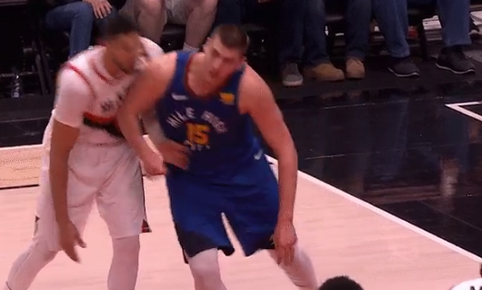 “nikola jokic enes kanter”的图片搜索结果
