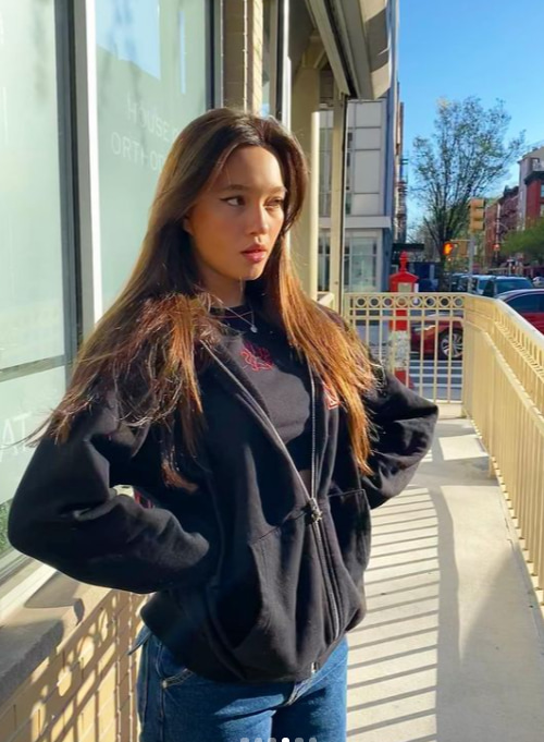 Lily Chee:'Caramel hair type beat?'