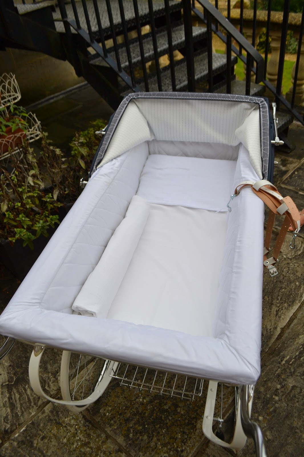 NotJustNannyTraining How to make up a Carriage Pram