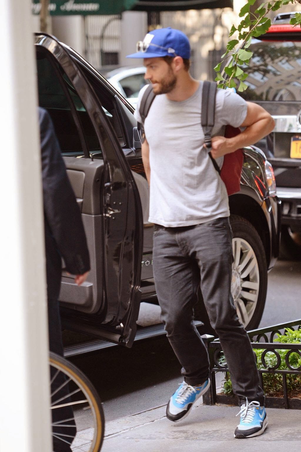 Fifty Shades Updates: PHOTOS: Jamie Dornan spotted out in New York