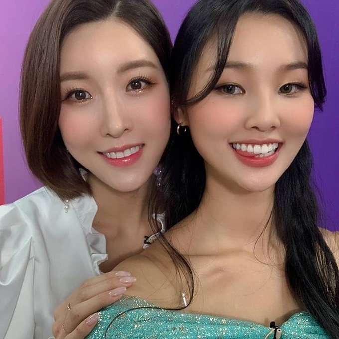 이 이미지는 대체 속성이 비어있습니다. 그 파일 이름은 Photo%2Bby%2B%25EC%25A7%2584%25EB%258B%25AC%25EB%259E%2598%2BJIN%2BDAL%2BRAE%2B%25281%2529.jpg입니다