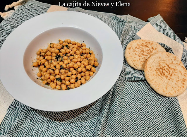 Ensalada de garbanzos, limón y comino