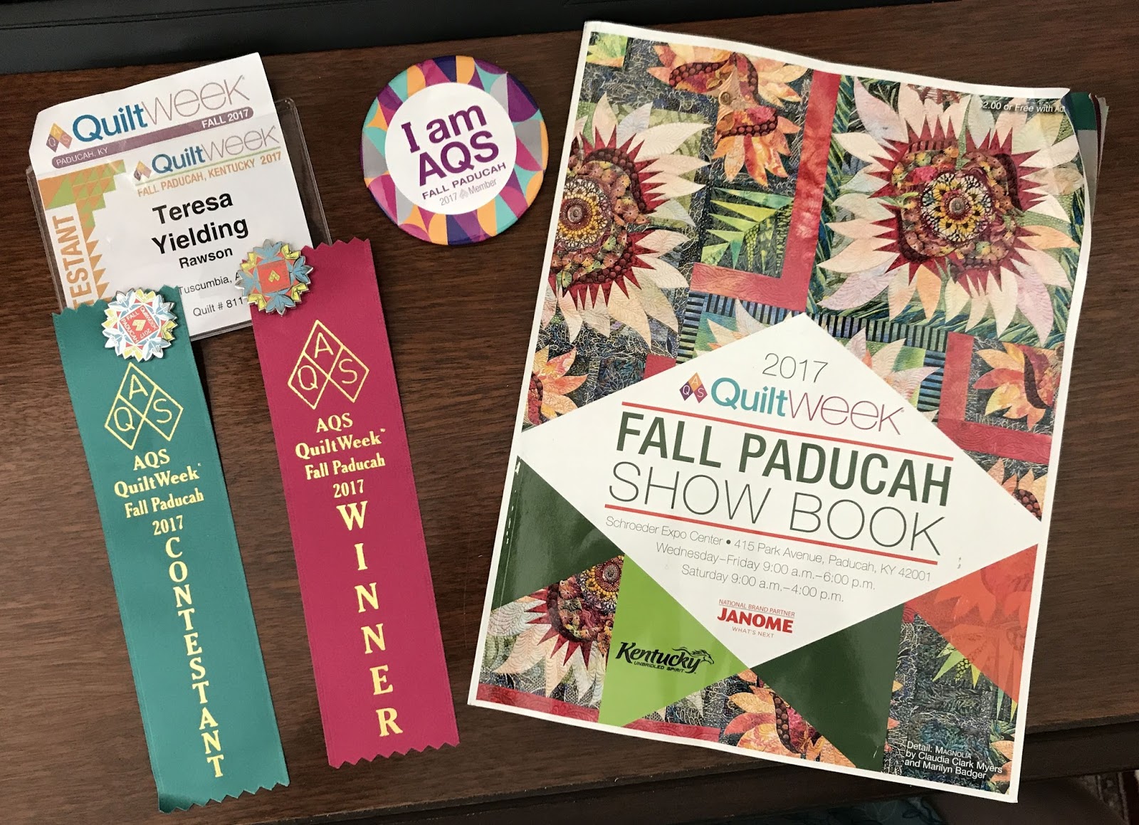 FABRIC THERAPY Pictures from the AQS Fall Paducah Quilt Show...