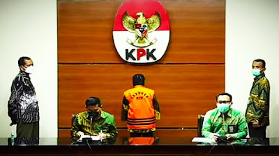 KPK Tahan Tersangka Korupsi Perkara Pengadaan di Perum Jasa Tirta II