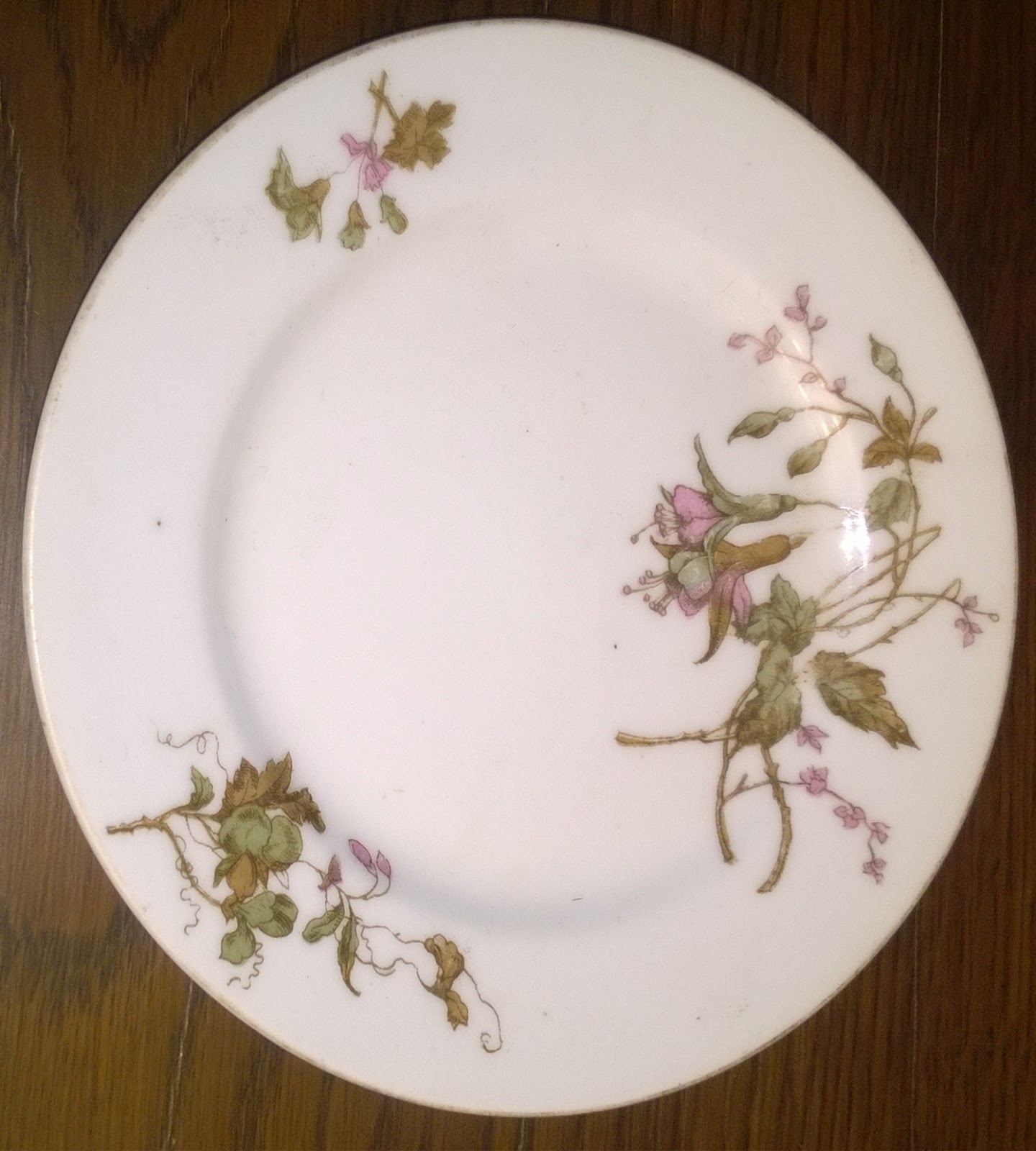 тарелка братьев корниловых. фарфор братьев корниловых. фарфор братьев корниловых клейма. фарфор бр корниловы ирисы. тарелка братьев корниловых ирисы.