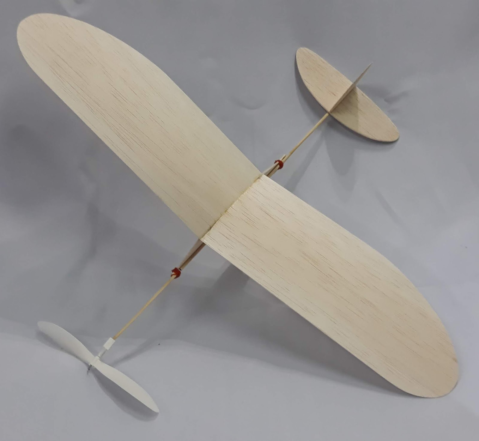 แนะนำอุปกรณ์การสร้าง เครื่องบินบังคับวิทยุ: งานสร้างเครื่องบินยาง ตอนที่ 1