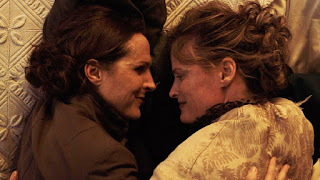 Confira os lançamentos de Janeiro no Telecine - Loucas Noites com Emily Confira os lançamentos de Janeiro no Telecine - Loucas NJune é uma garotinha muito criativa que sempre idealizou um parque de diversões onde toda a magia é possível. Certo dia, ela descobre que a aventura dos seus sonhos é real, porém anda em desordem. Com a ajuda de um grupo de amigos para lá de especiais, a menina aventureira tem a missão de fazer o local brilhar novamente.oites com Emily