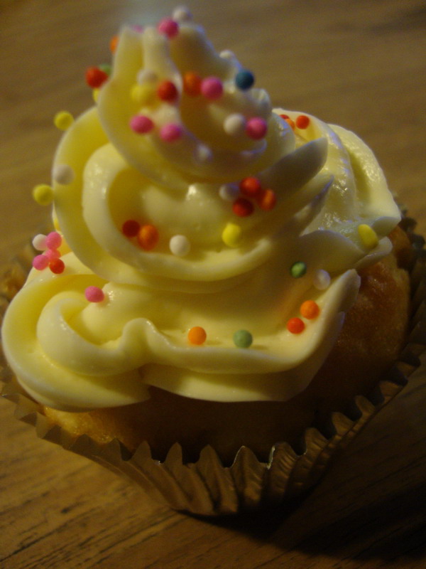 BAKER STREET Homemade British Style Cupcakes and Teatime Delights