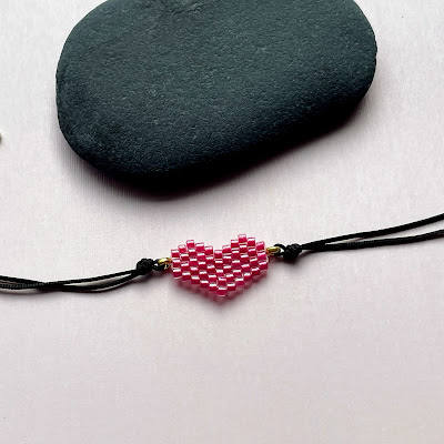 Beaded heart bracelet tutorial by Lisa Yang Jewelry