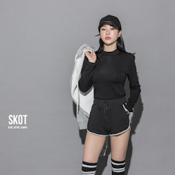 An Seo Rin – Fitness Set Foto 6