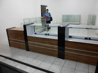 Etalase Display Toko Roti Sekaligus Penghangat – Furniture Semarang