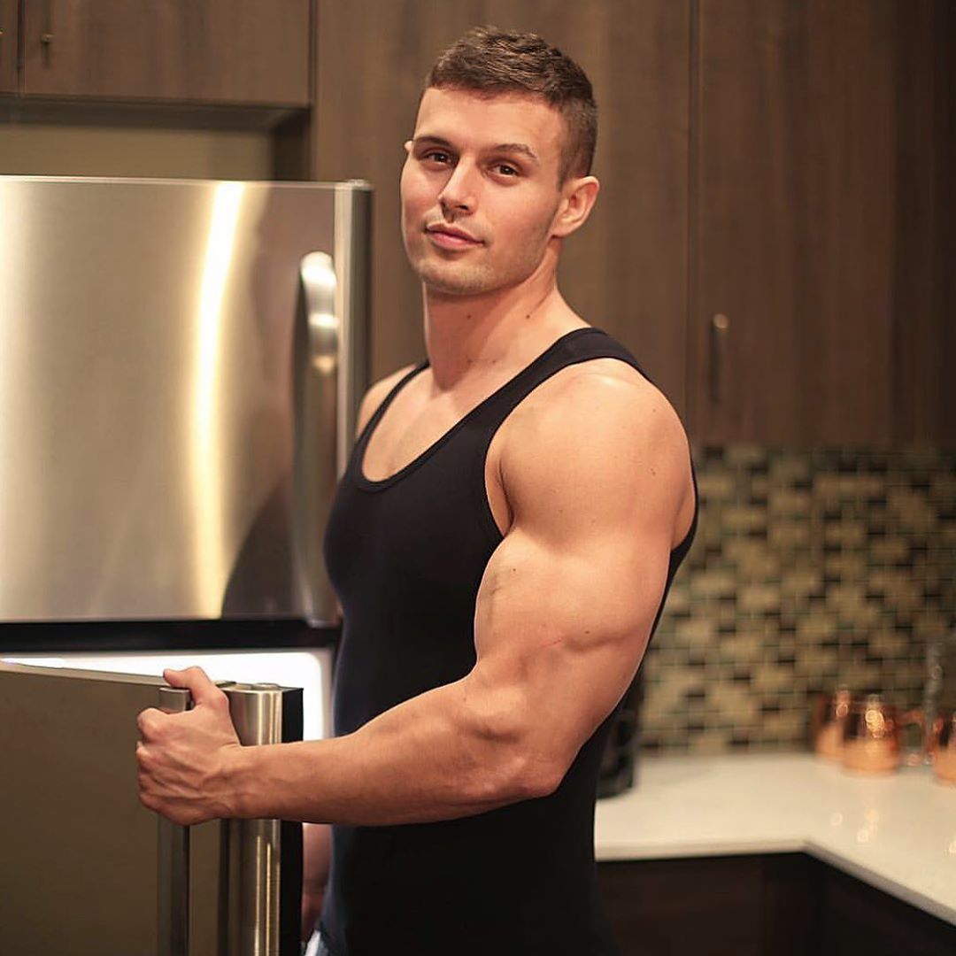 handsome-neighbors-hot-guy-big-biceps-pretty-face