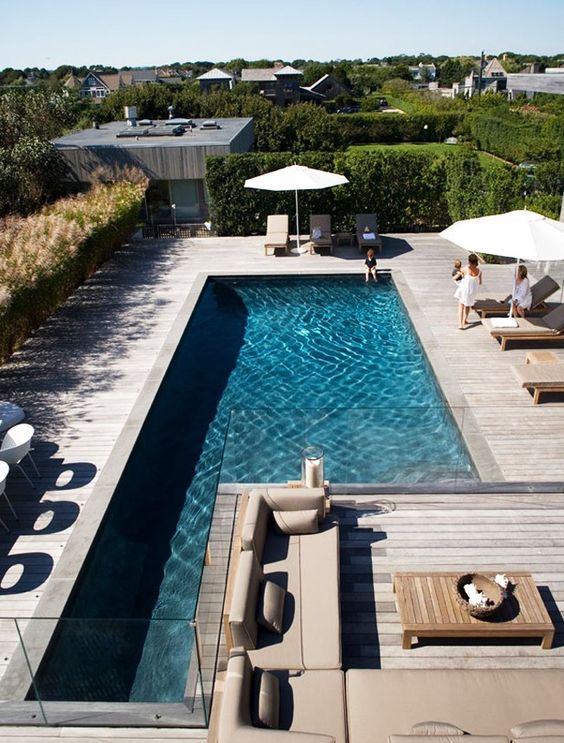 DIY Farmhouse Tables for Your Rustic Dinning Room