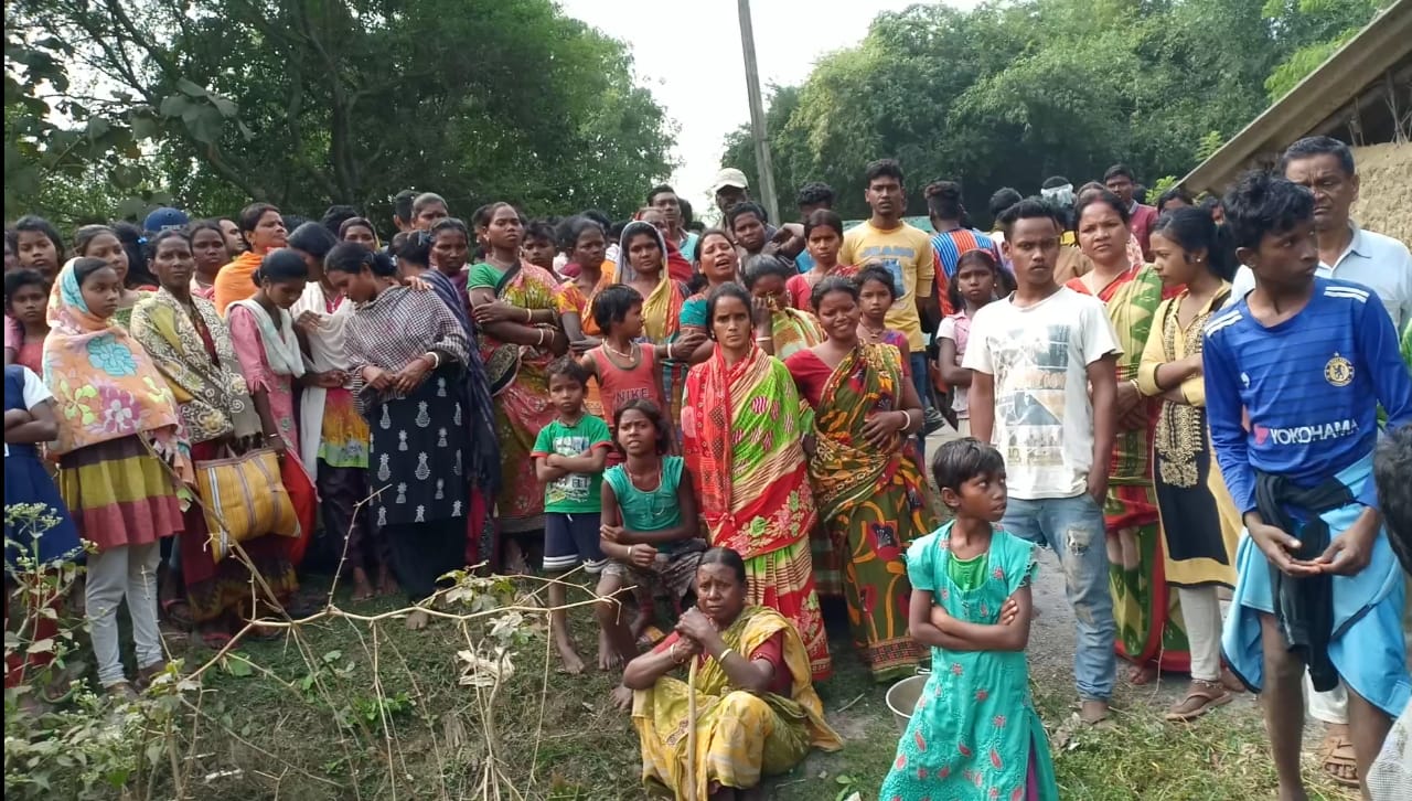 জমি দখলে বাধা দিয়ে গ্রামীন খড়গপুরে খুন আদিবাসী প্রৌঢ় 1 জমি দখলে বাধা দিয়ে গ্রামীন খড়গপুরে খুন আদিবাসী প্রৌঢ়