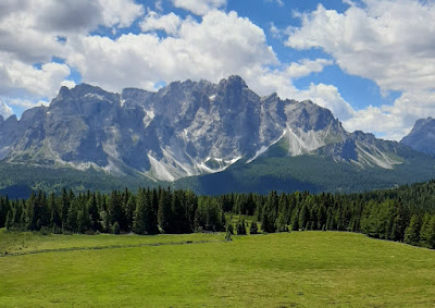 Vista dal sentiero per Rifugio Alpe Nemes