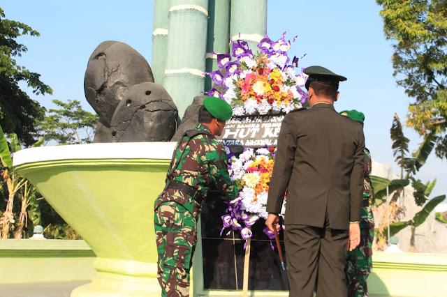 Ziarah Nasional Peringatan HUT Ke-74 Tentara Nasional Indonesia Ziarah Nasional Peringatan HUT Ke-74 Tentara Nasional Indonesia