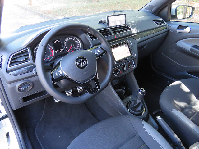 Nova VW Saveiro 2017 - interior