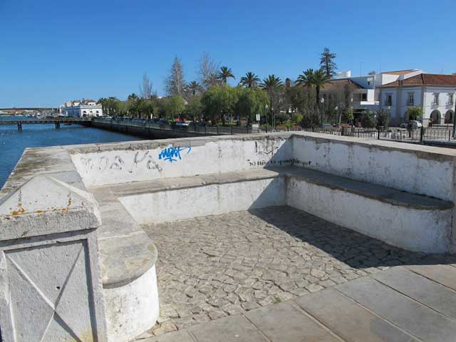 View of the Ponte das Forças Armadas