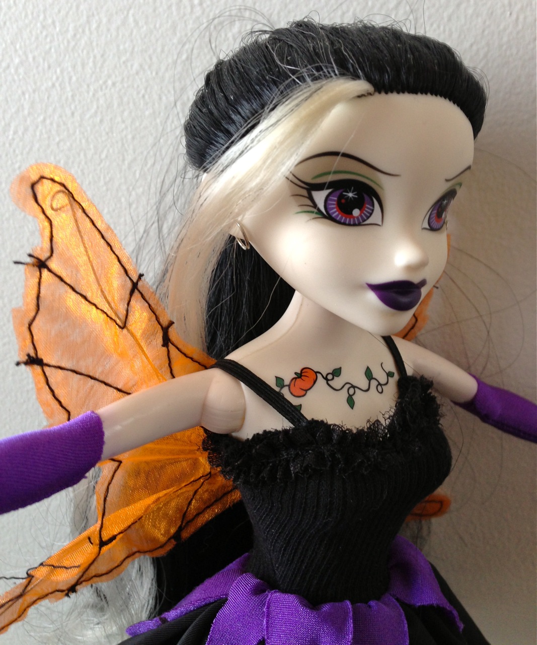 Begoth Olivia O'Lantern doll