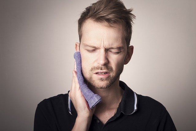 Home remedies to reduce molar pain, signs, and reasons