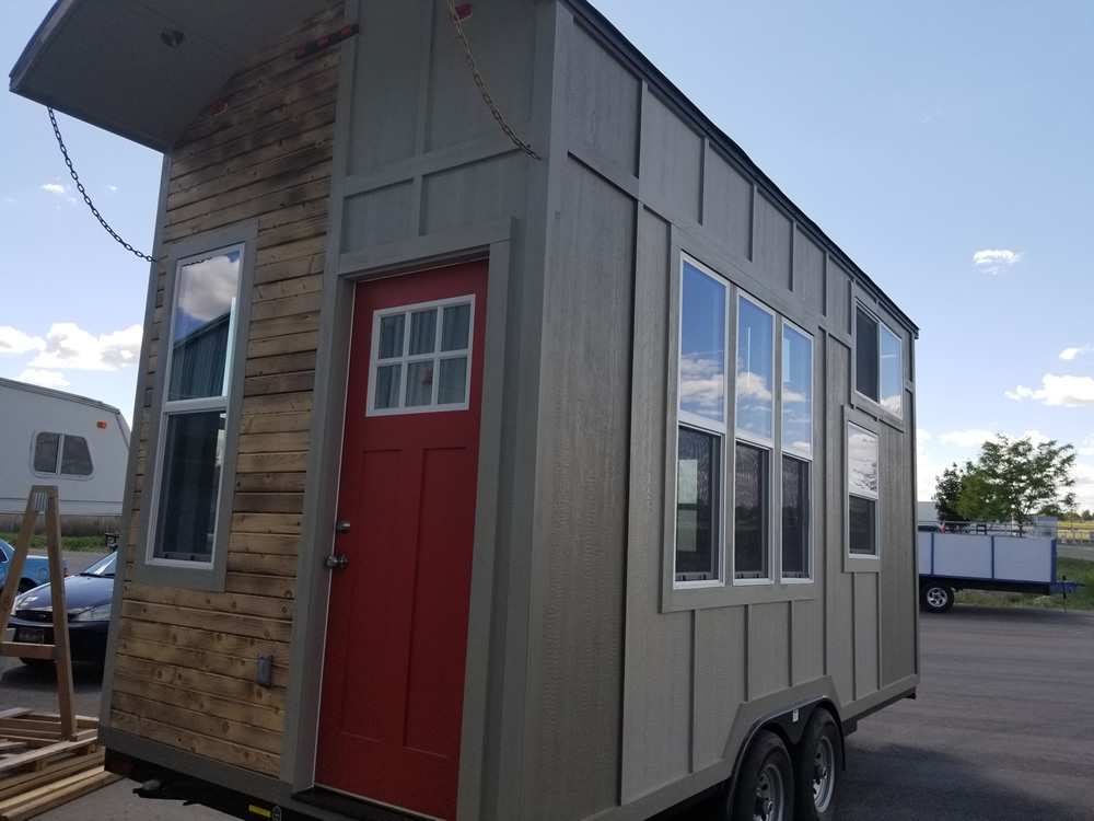TINY HOUSE TOWN Lincoln Peak By Tiny Mountain Houses (210 Sq Ft)