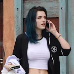 Bella Thorne Braless Foto 8