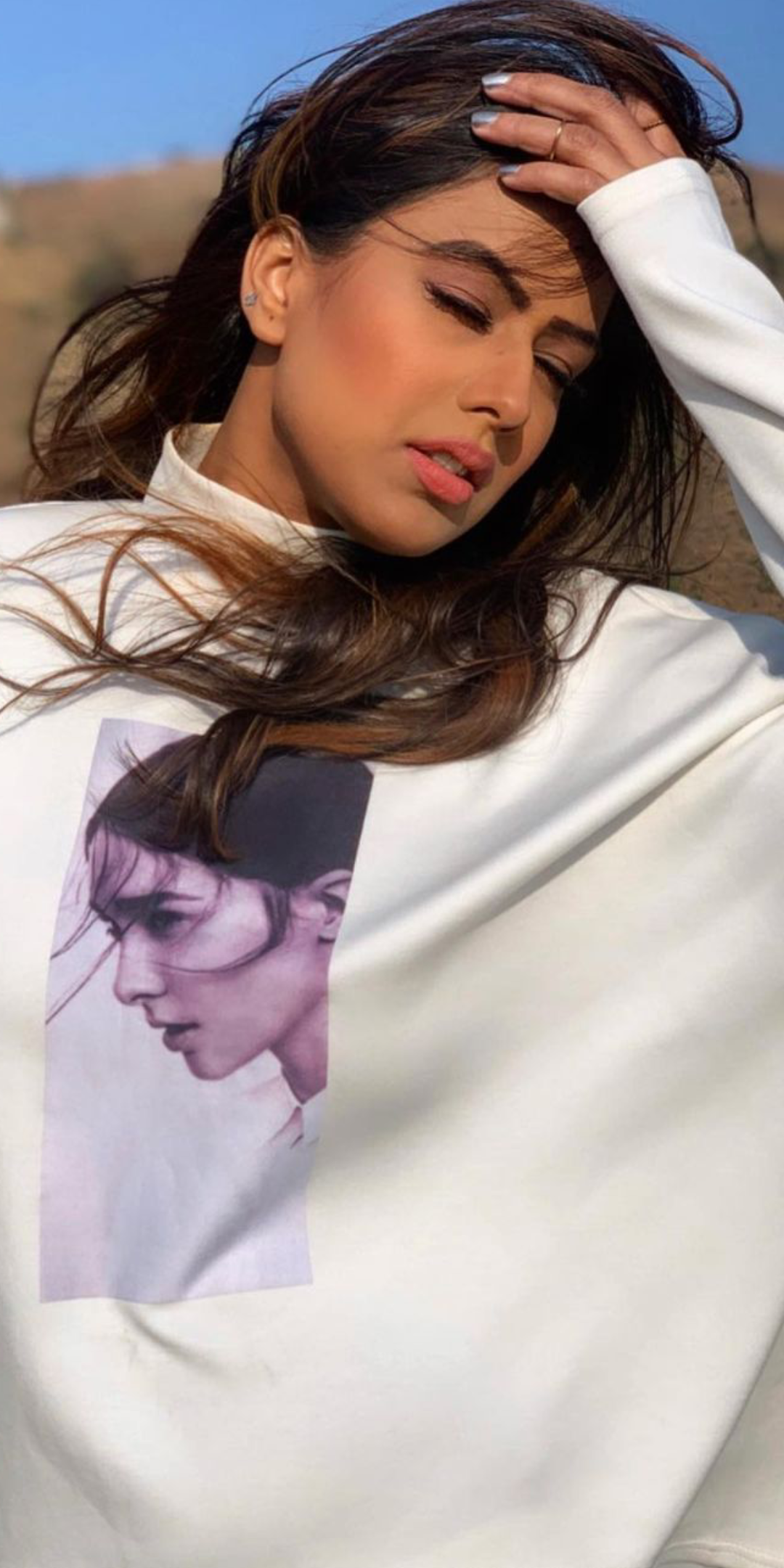 Nia Sharma Wallpapers [HD]