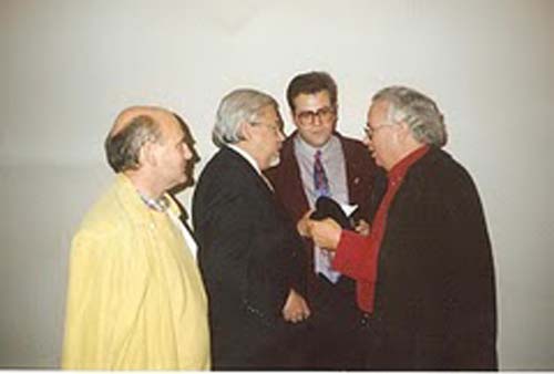 Con el escritor cubano Guillermo Cabrera Infante, Antonio Hernández Sánchez y Felipe de Julián.