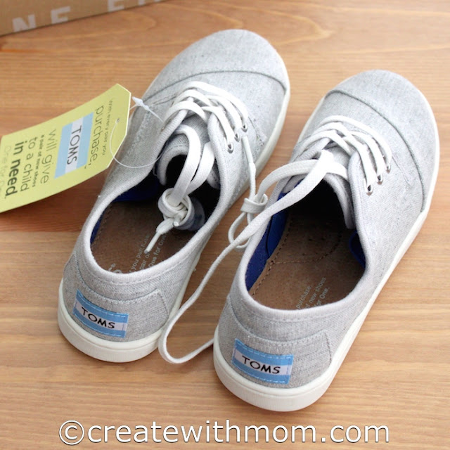 Create With Mom: Summer Feet in TOMS Shoes