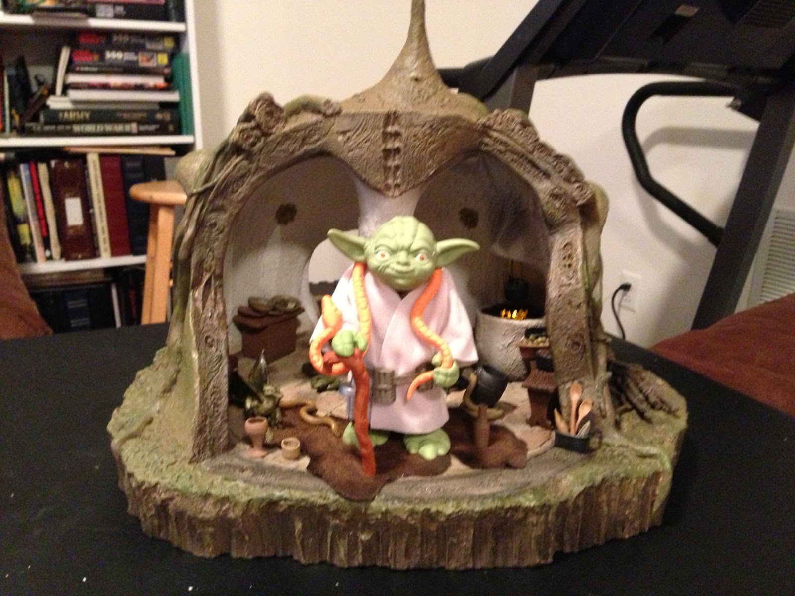 G.I. Jigsaw Gentle Giant Yoda and Sideshow's Yoda Hut