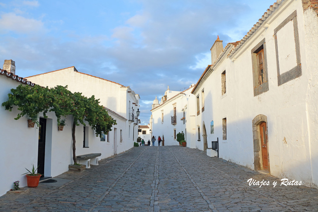 Calles y casas de Monsaraz