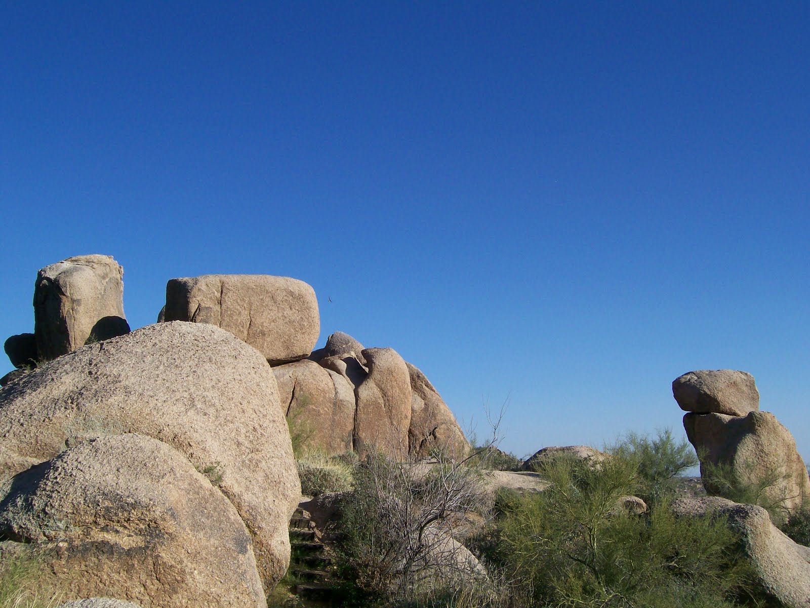 Rockhounding Around: Weathering at the Boulder's - Arizona