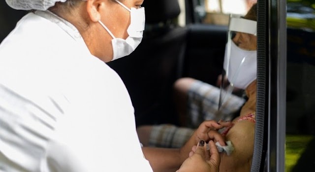 Em menos de um mês de vacinação, o Brasil já é o sexto país com mais habitantes imunizados