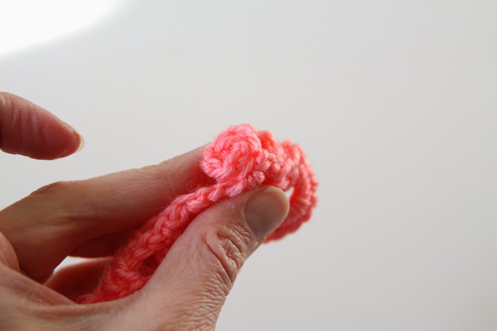 crochet rose, crochet pattern, Anne Butera, My Giant Strawberry