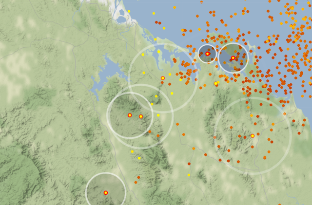 Mapa ilustrujúca blesk a šírenie hromu v priestore podľa webových stránok Lightningmaps.org