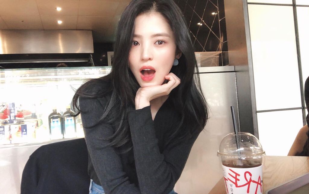 Semakin Populer, Foto-foto dari Han Sohee yang Pancarkan Aura “Girlfriend Material” Jadi Sorotan 18 PXMdH