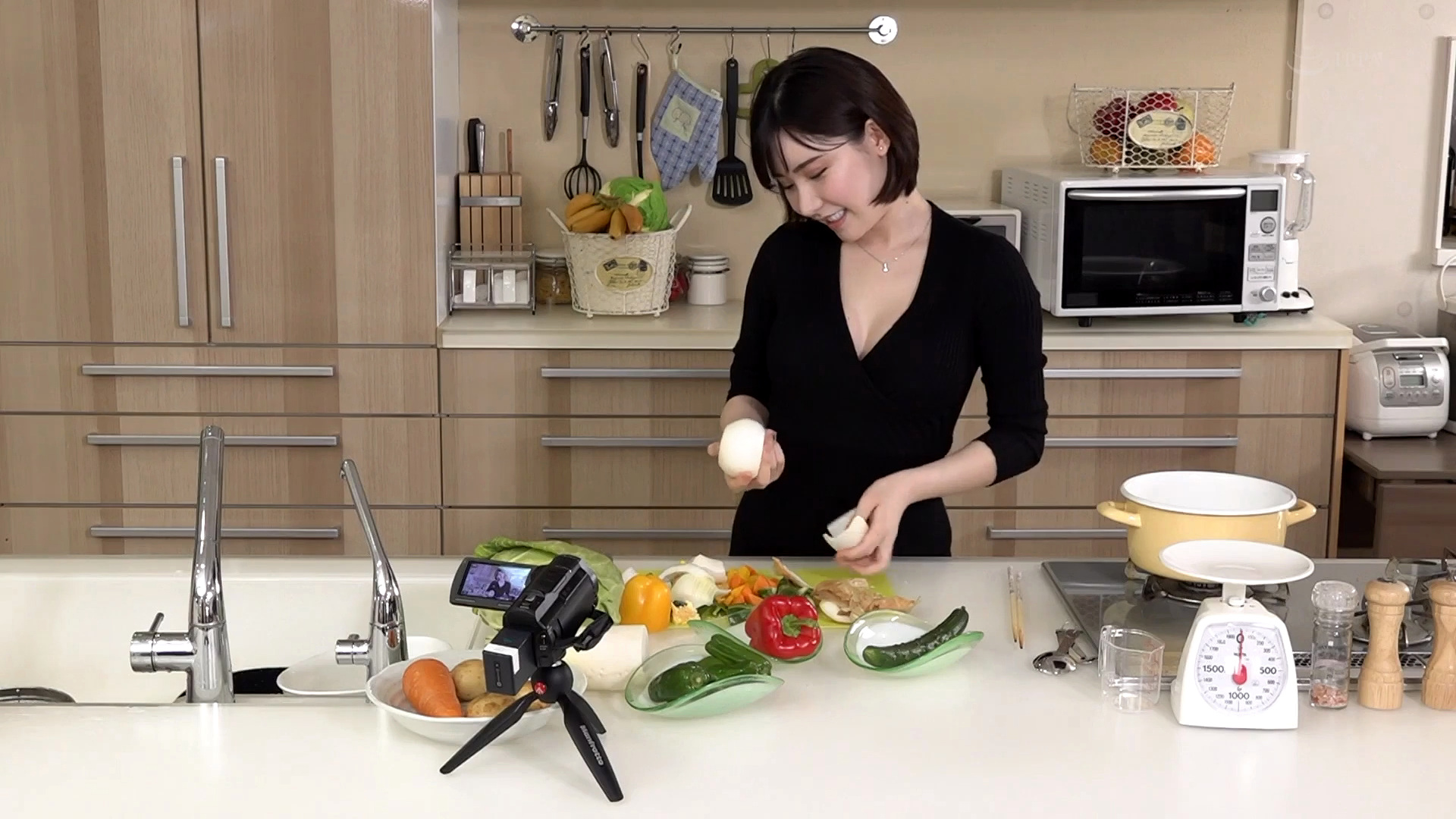 요리영상 찍는 후카다 에이미 - 디쁠