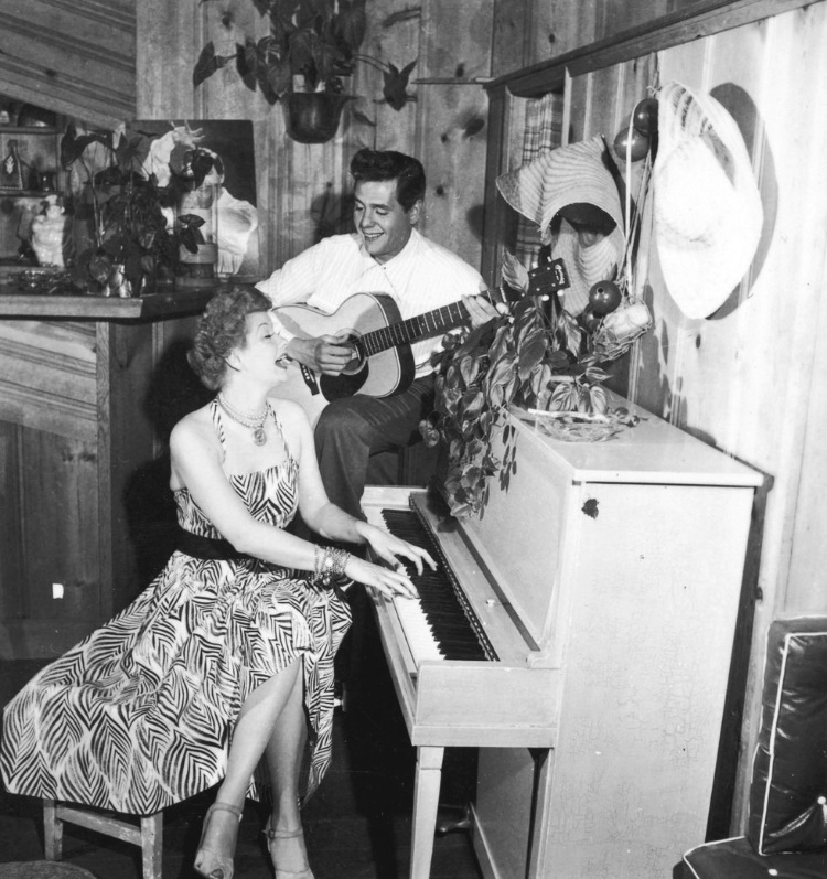 Old Hollywood At Home - A Vintage Nerd