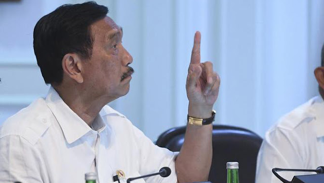 Luhut Menteri ‘Kacrut’ Luhut Menteri ‘Kacrut’