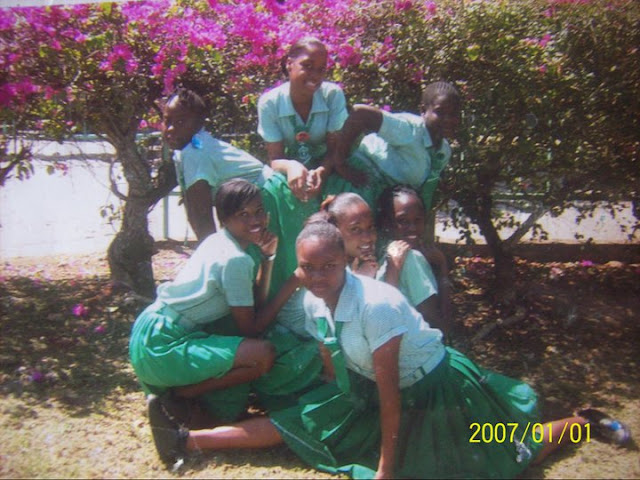 LETZ VIEW PICS JAMAICAN SCHOOL GIRLS DAGGERING PICS