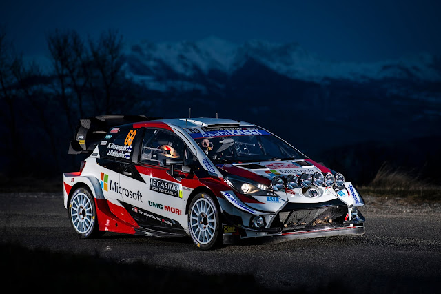 Toyota Yaris Rally Car in the dark with spot lights