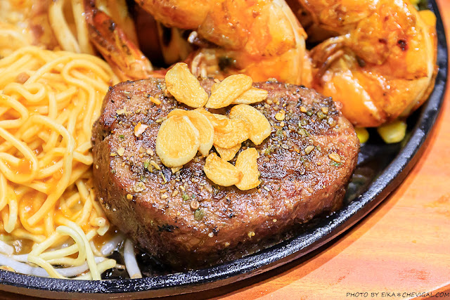 牛室炙燒牛排，台中最新吃到飽！最低只要299元就能享用pizza、湯品、熟食燴飯、炸物小點、水果沙拉吃到飽！